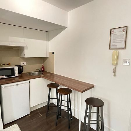Captivating 1-Bed Apartment In Londra Dış mekan fotoğraf