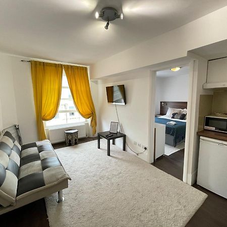 Captivating 1-Bed Apartment In Londra Dış mekan fotoğraf