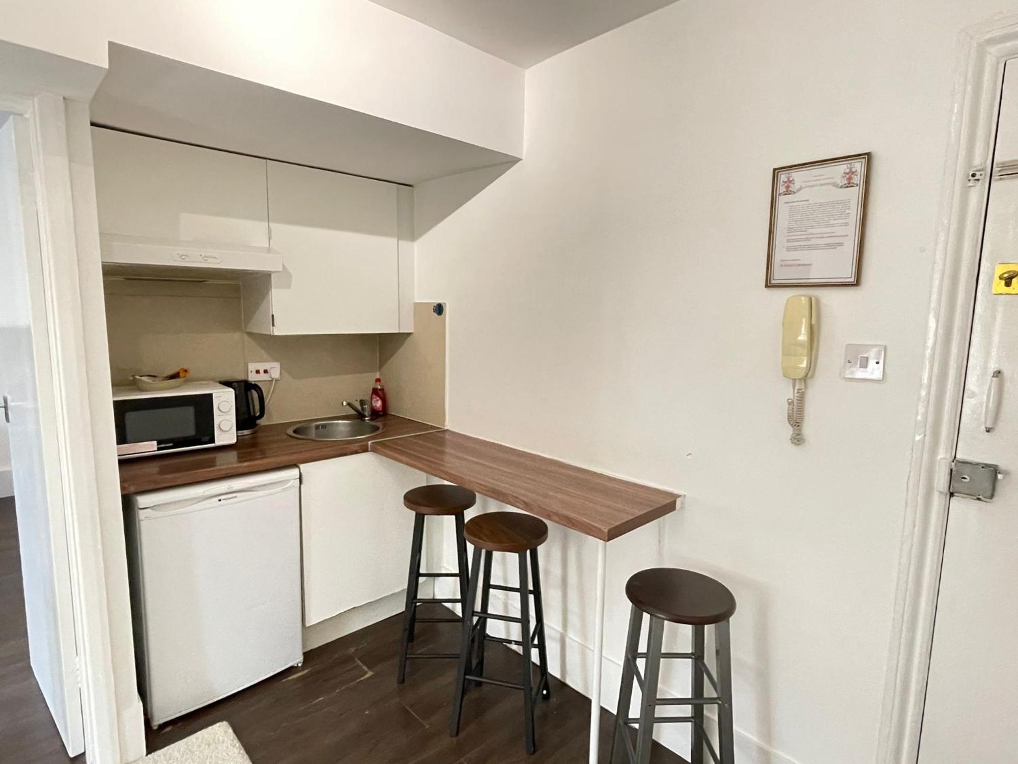 Captivating 1-Bed Apartment In Londra Dış mekan fotoğraf